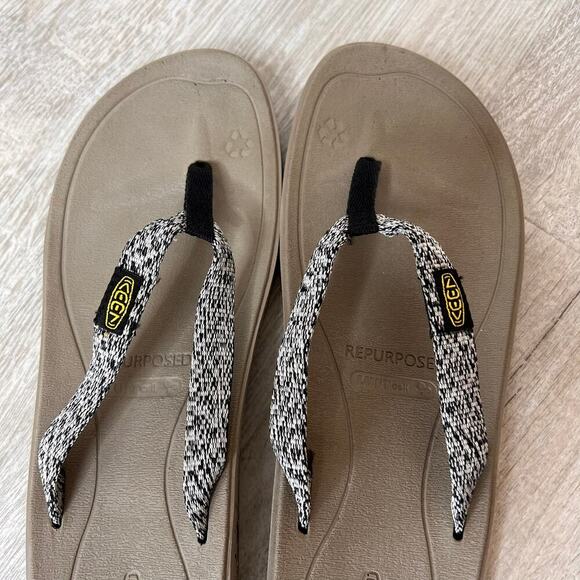 Keen Shoes Womens Size 9 Harvest Lightweight Flip Flop Sandals Outdoor - Picture 6 of 15